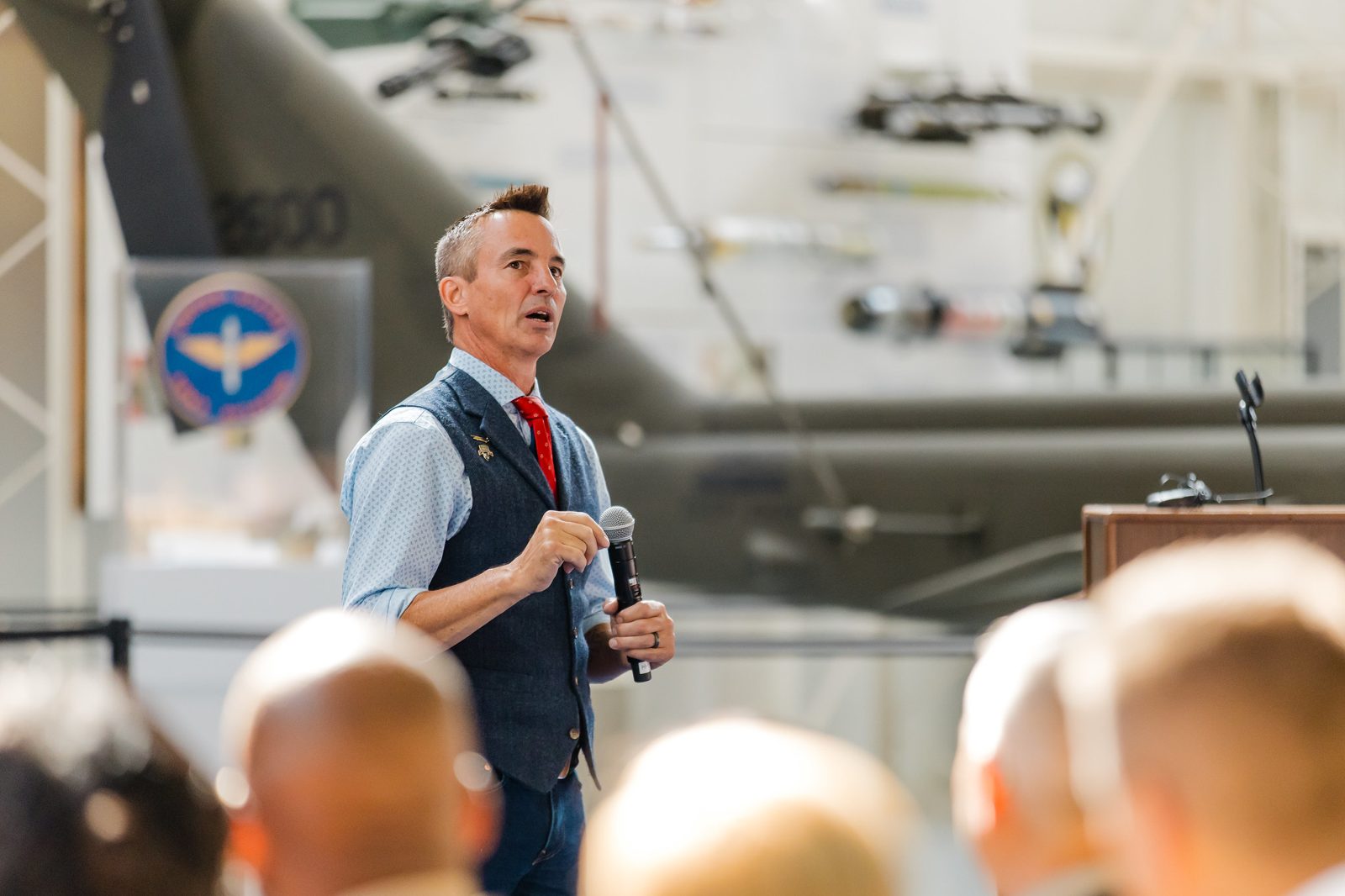 Keni Thomas speaking at the Army Aviation Museum